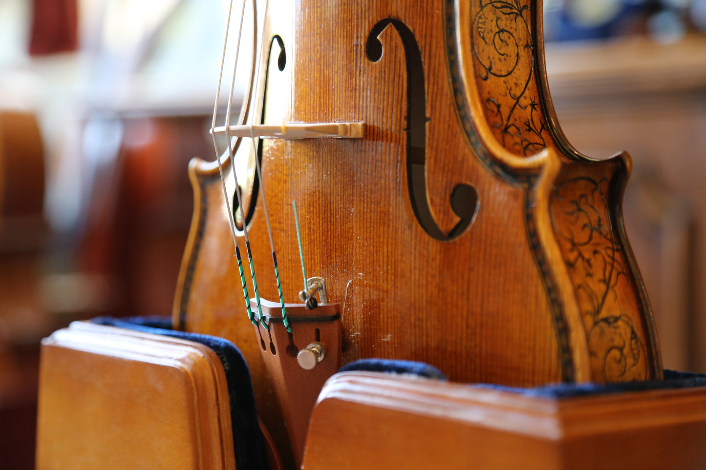 Flora International FP04 4/4 Violin Etched